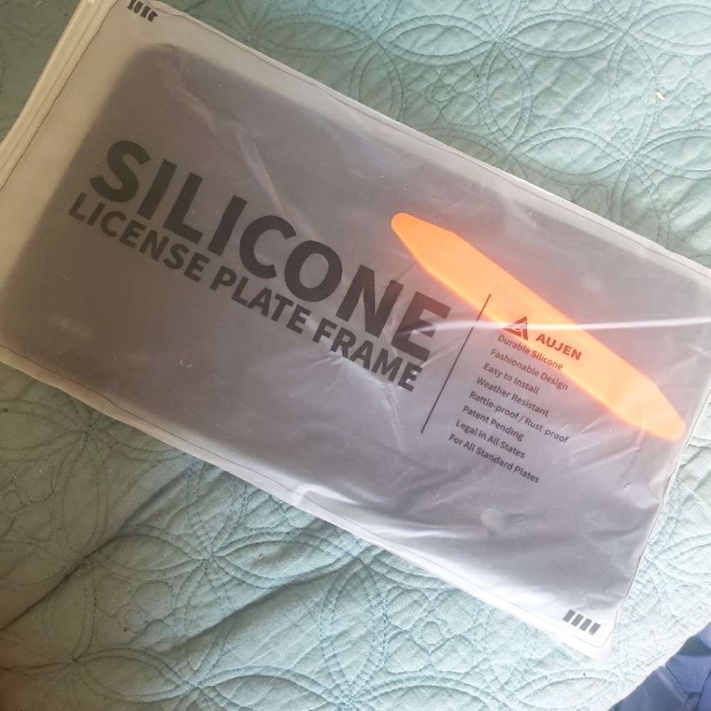 Aujen Silicone License Plate Frame
